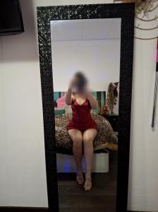 610882282: Chica busca chico en Barcelona