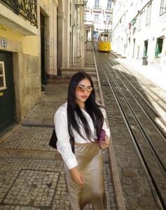 617746381: Chica busca chico en Madrid