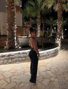 617746381: Chica busca chico en Madrid