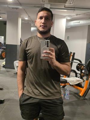 667839646: Chico busca chica en Sevilla