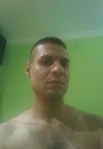 647275930: Chico busca chica en Madrid