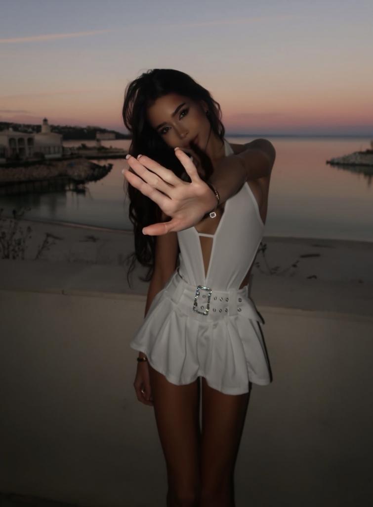 672877444: Chica busca chico en Mallorca