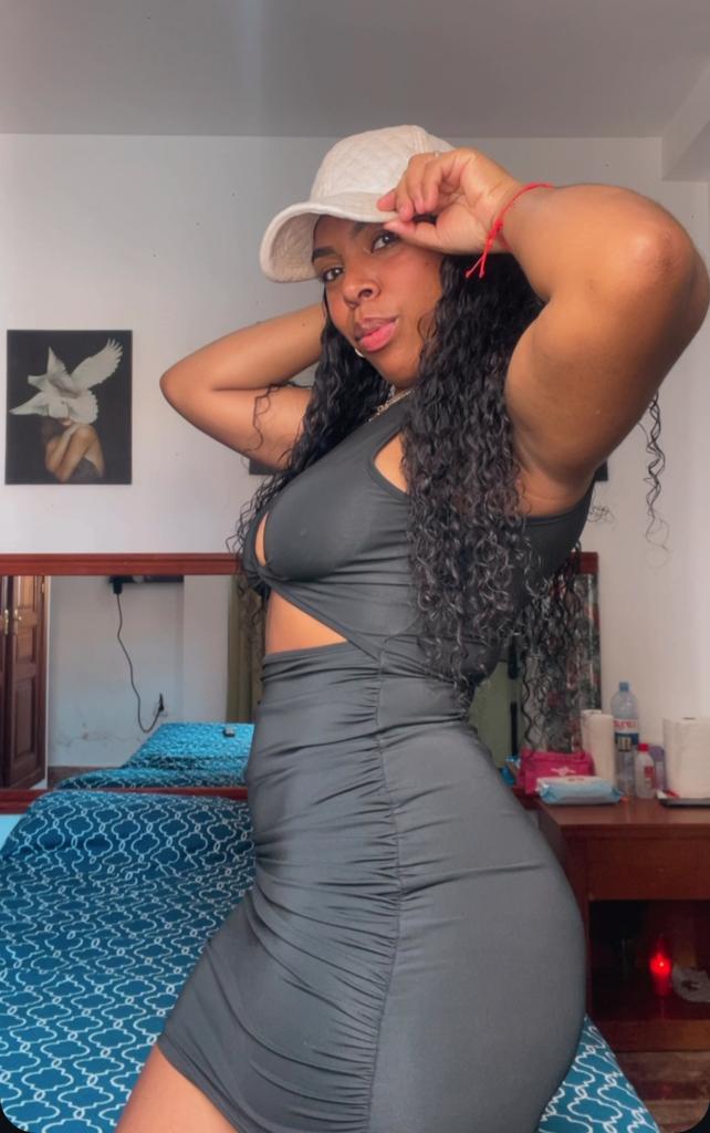 641487989: Chica busca chico en León