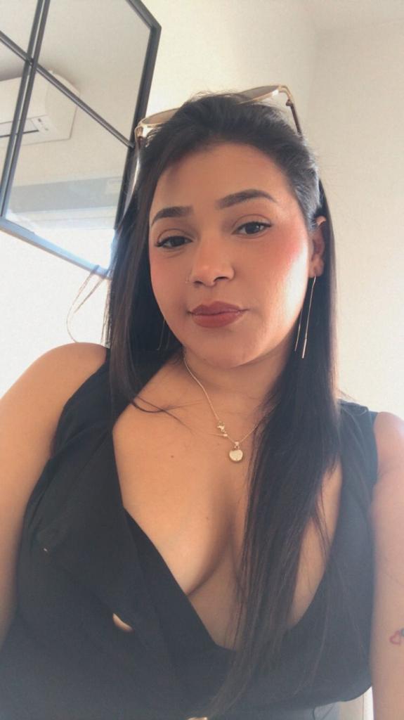 607489433: Chica busca chico en Málaga