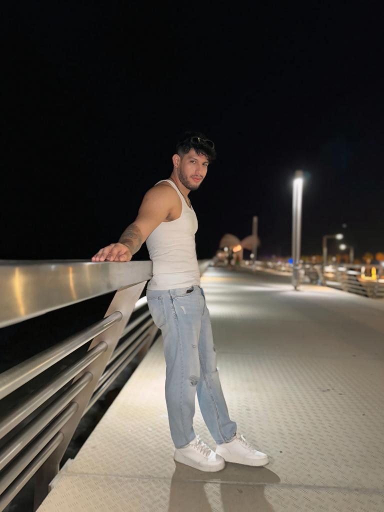 627275163: Chico busca chica en Sevilla