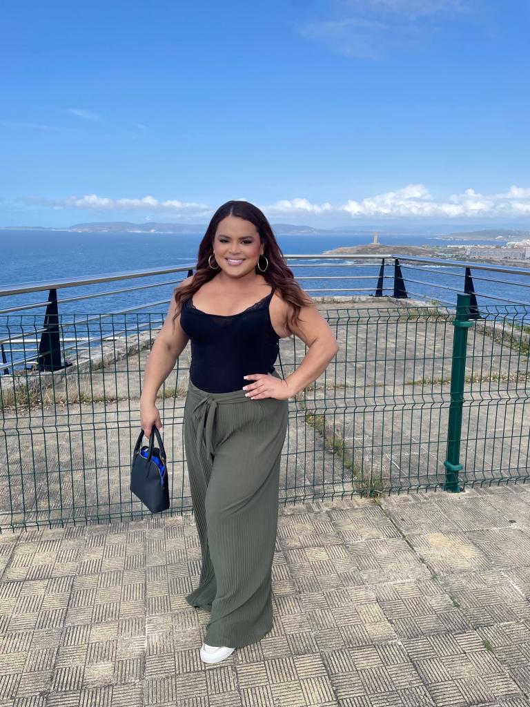 646358158: Transexual en La Coruña