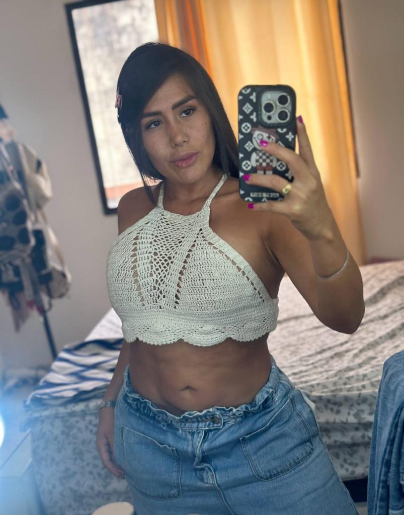 661565451: Chica busca chico en Sevilla