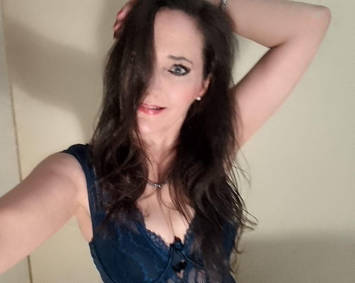 635303303: Chica busca chico en Madrid