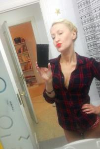 663589874: Chica busca chico en Málaga