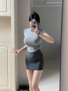 614776939: Chica busca chico en Barcelona