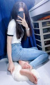 614776939: Chica busca chico en Barcelona