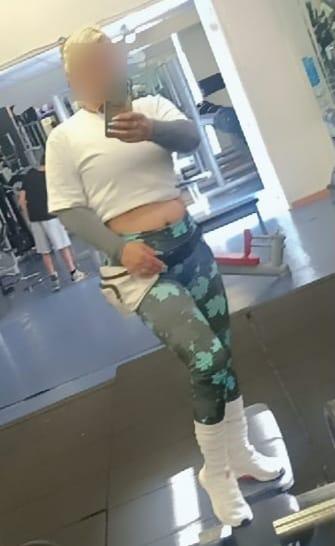 631089351: Chica busca chico en Barcelona