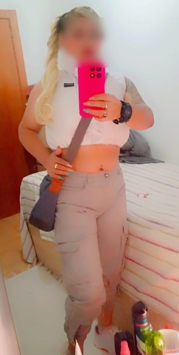 631089351: Chica busca chico en Barcelona
