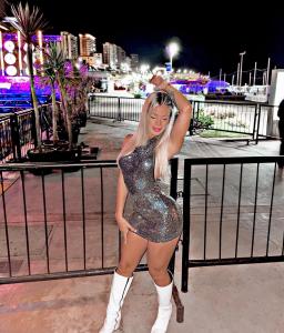 611242580: Chica busca chico en Barcelona