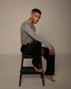 658168866: Chico busca chica en Barcelona