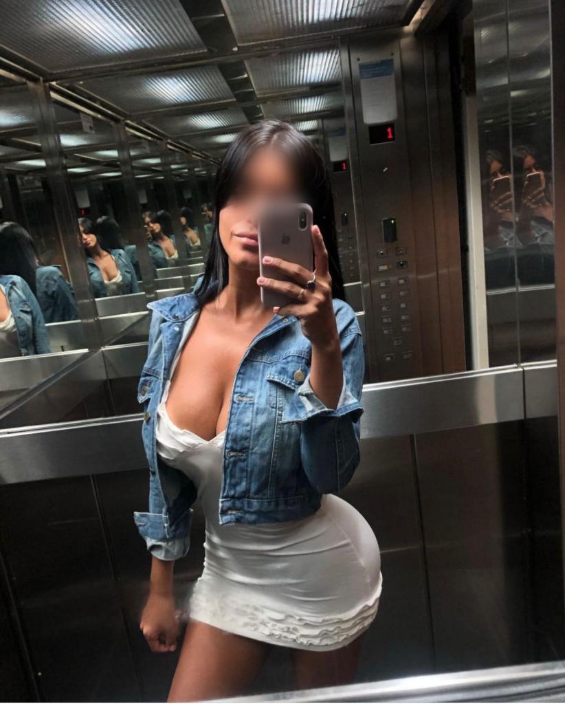 612456171: Chica busca chico en La Coruña