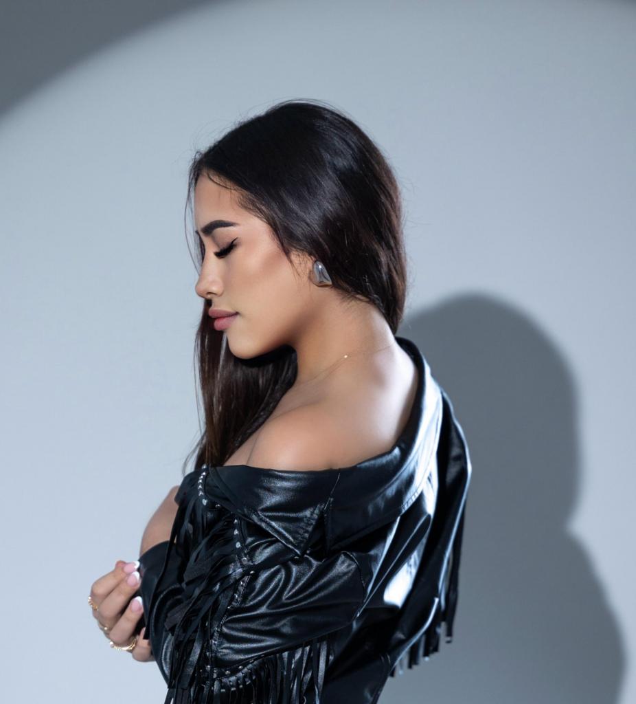 647936744: Chica busca chico en Barcelona