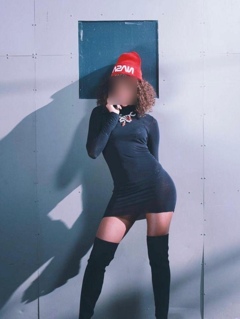 Chica busca chico en Ibiza: 