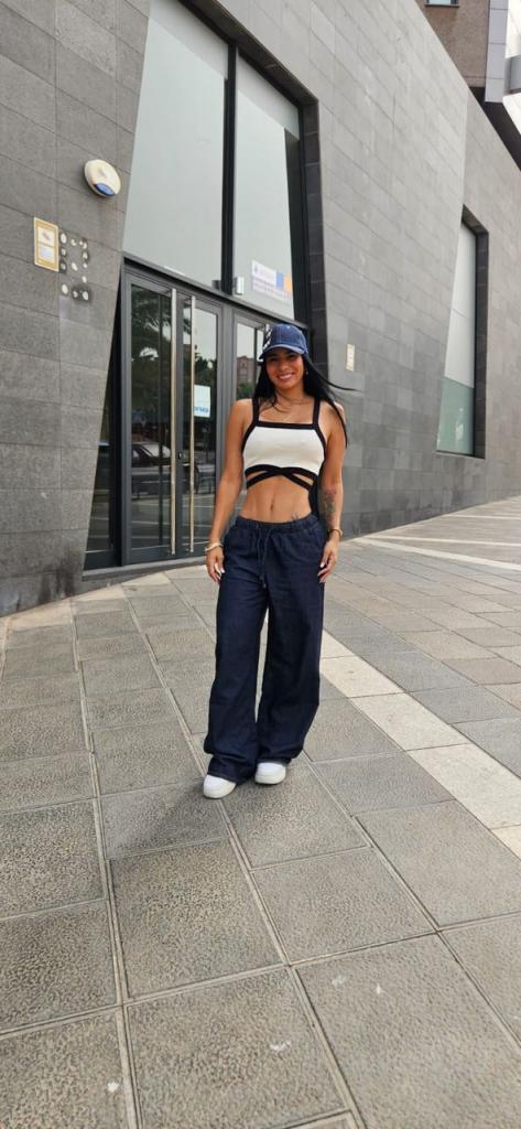 654289389: Chica busca chico en Tenerife