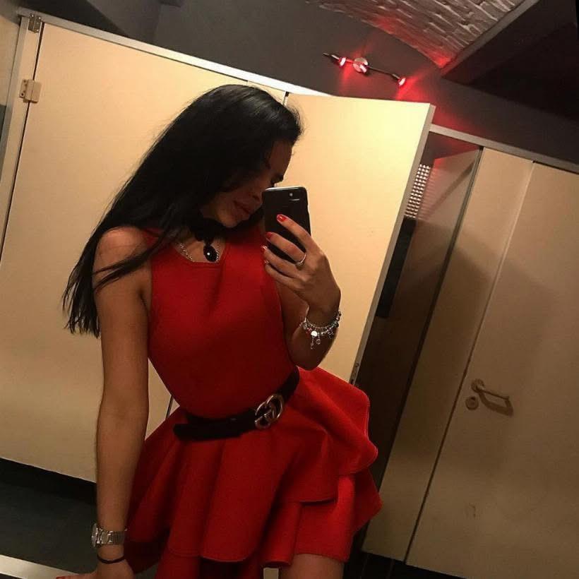 607587350: Chica busca chico en Málaga