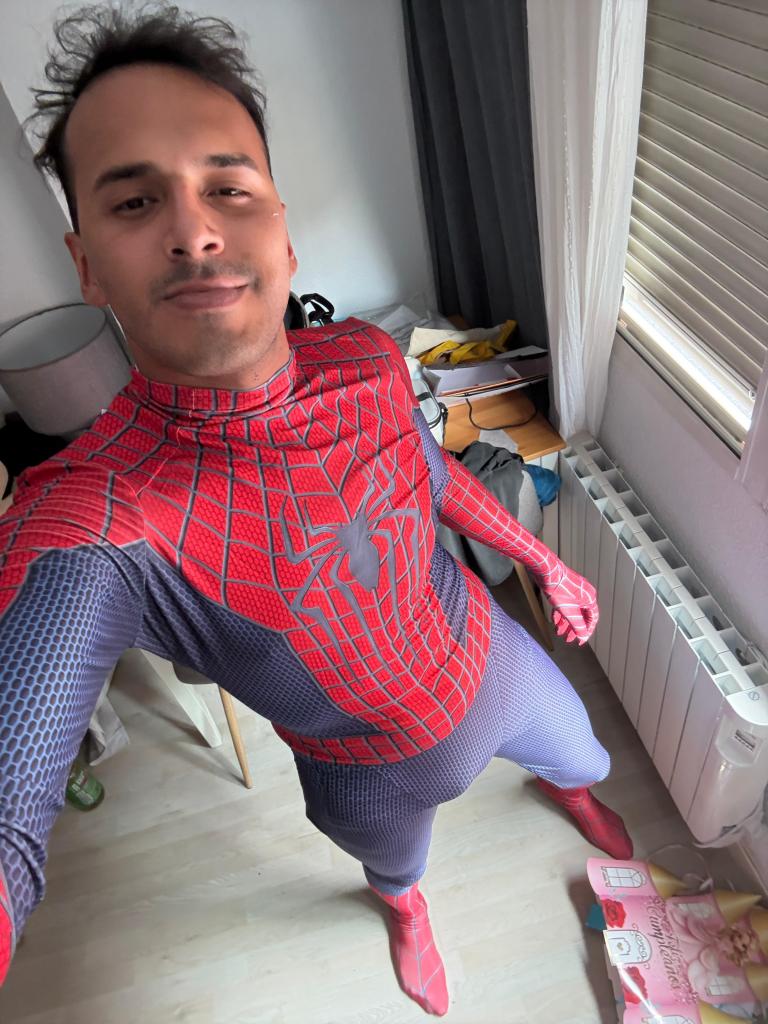 Chico busca chica en Ibiza: 