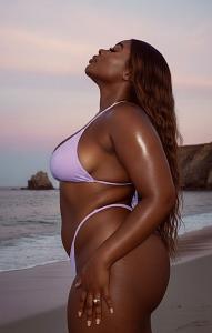 672906100: Chica busca chico en Alicante