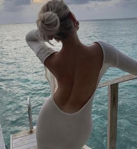 647643327: Chica busca chico en Málaga