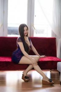 667555818: Chica busca chico en Barcelona