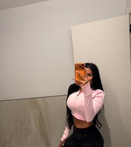 650363883: Chica busca chico en Sevilla