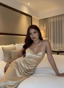 664039809: Chica busca chico en Barcelona