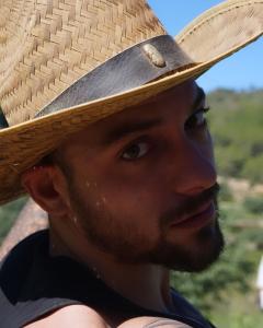 605092018: Chico busca chica en Tarragona