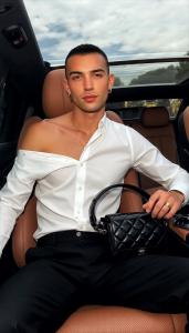 612248186: Chico busca chica en Zaragoza