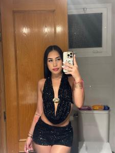 647936744: Chica busca chico en Barcelona