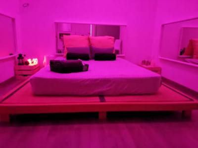 612486091: Chica busca chico en Madrid