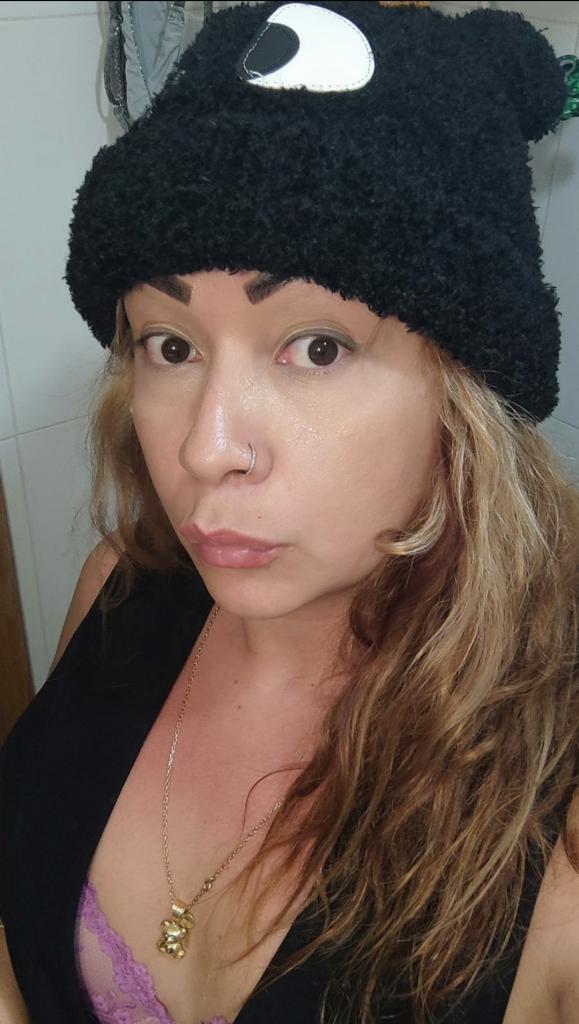 611358373: Travesti en León