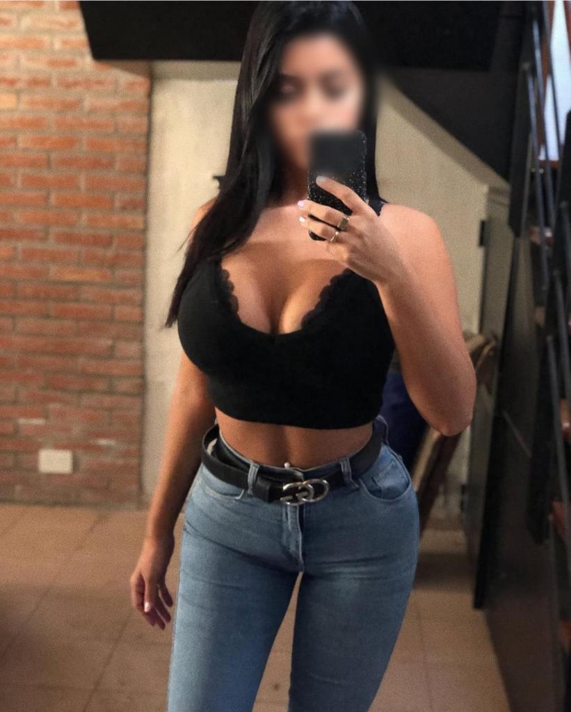 612456171: Chica busca chico en La Coruña