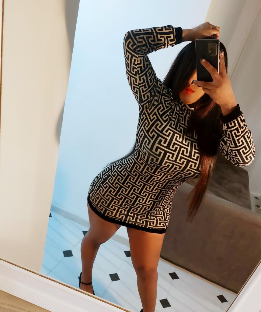 603167121: Chica busca chico en Barcelona