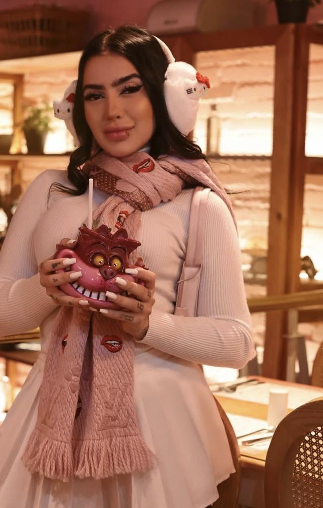 Chica busca chico en Alicante: Chica busca chico