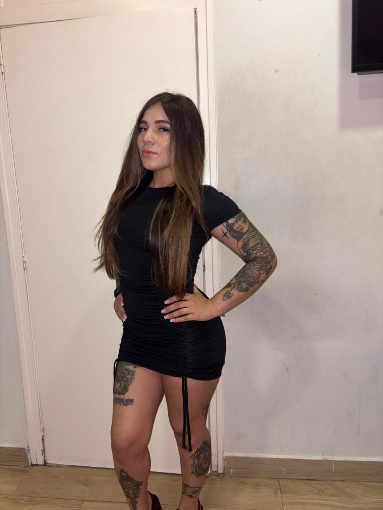 654079444: Chica busca chico en Barcelona