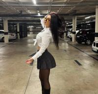 689881288: Chica busca chico en Madrid