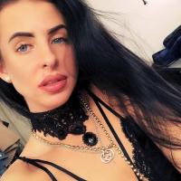 607587350: Chica busca chico en Málaga