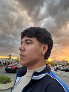 613540896: Chico busca chica en Valencia