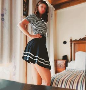 684768165: Chica busca chico en Barcelona