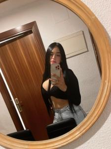 661120993: Chica busca chico en Barcelona