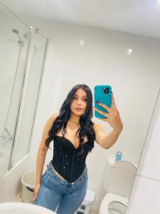 692118124: Chica busca chico en Barcelona