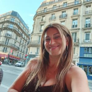 643338538: Chica busca chico en Granada