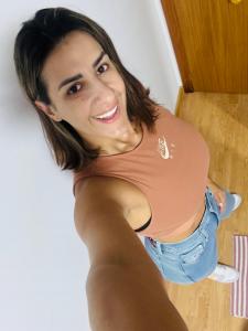 697696775: Chica busca chico en Cantabria