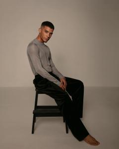 658168866: Chico busca chica en Barcelona