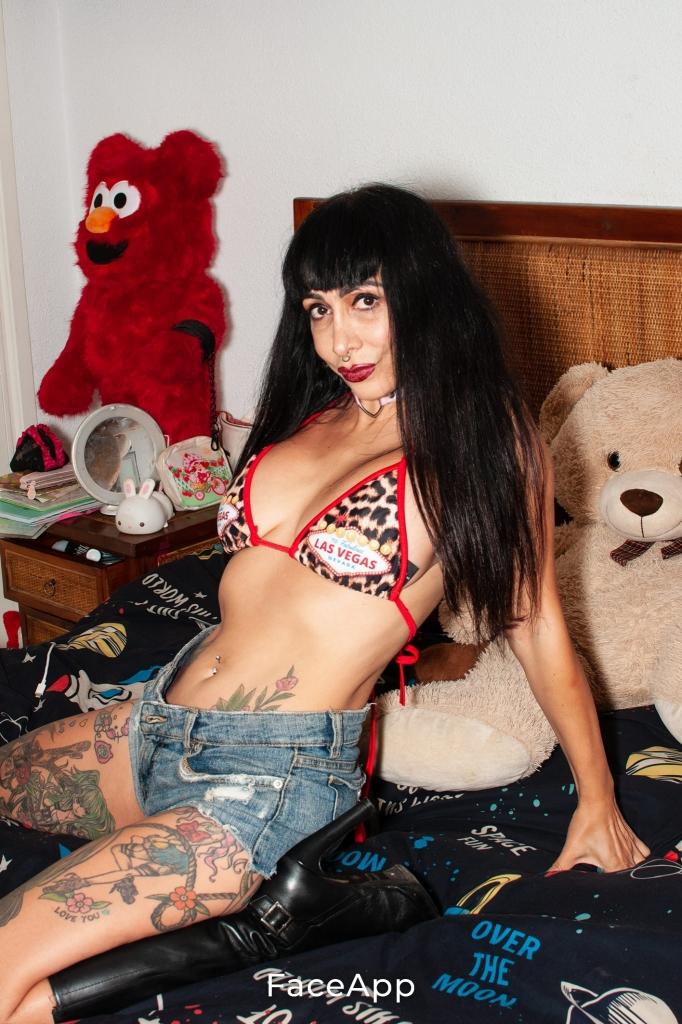 655882183: Chica busca chico en Madrid