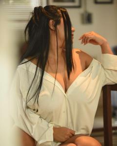 614884867: Chica busca chico en Murcia